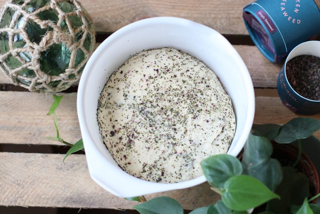 Seaweed pizza dough