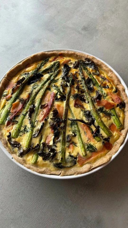 Buttery rye pastry, smoked salmon, ricotta and asparagus, with dulse folded through for extra umami flavour ✨

This quiche works just as well for a slow lunch outside as it does sliced up for sharing with friends. The dulse softens as it's gently pan fried with the asparagus in a little olive oil, bringing a gentle smoky character that pairs beautifully with the salmon.

Full recipe on our website & save this post for later! 🌿
